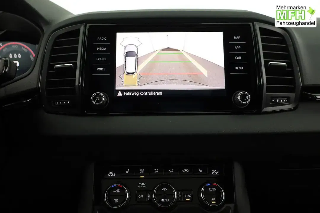 Skoda Karoq - Thumbnail 6