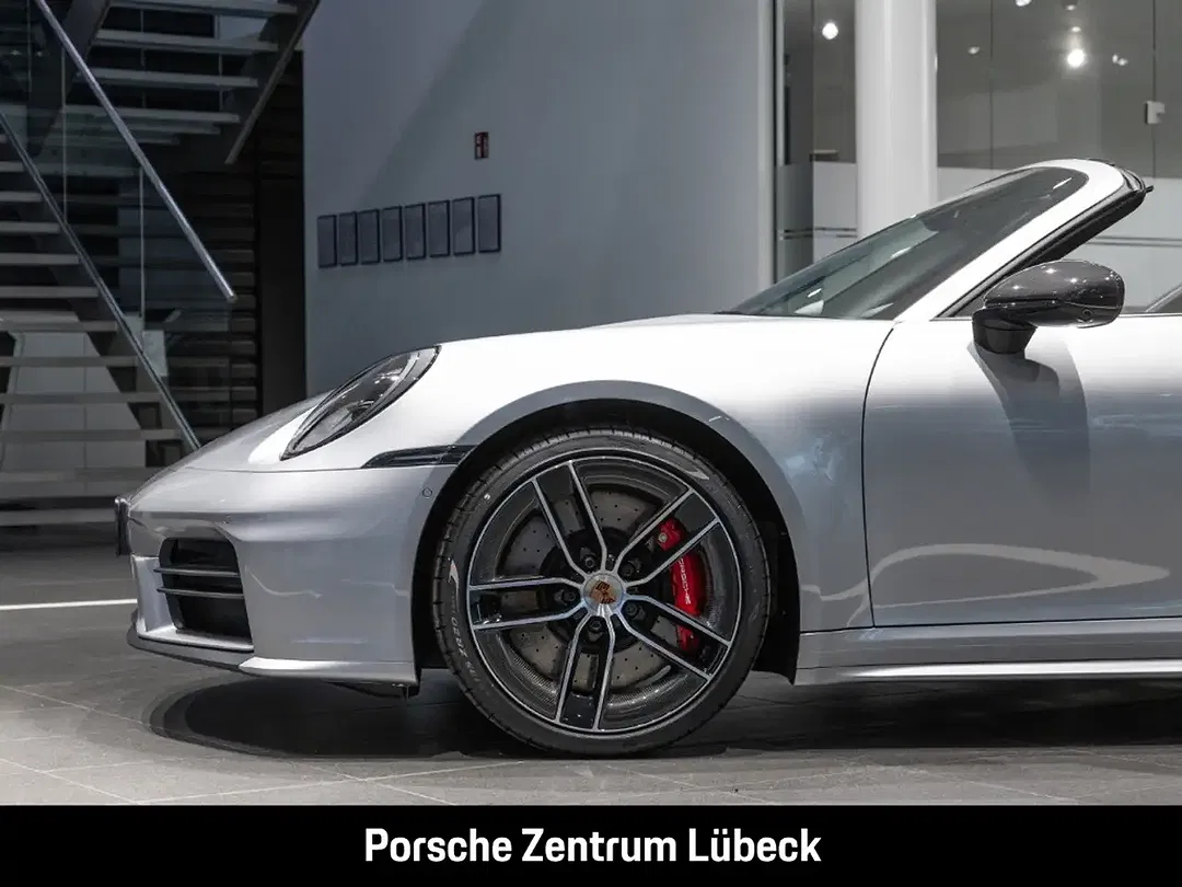 Porsche 992 - Thumbnail 13