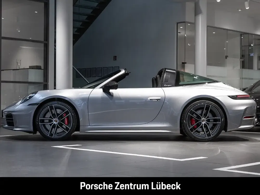 Porsche 992 - Thumbnail 2