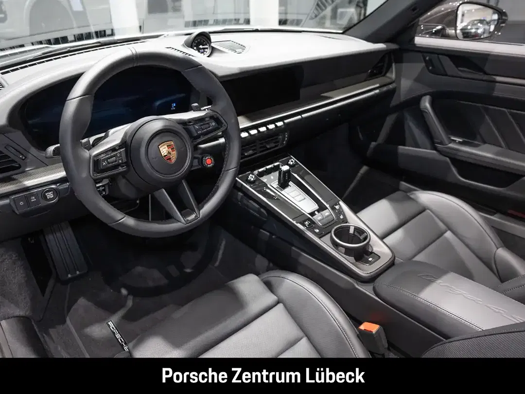 Porsche 992 - Thumbnail 4