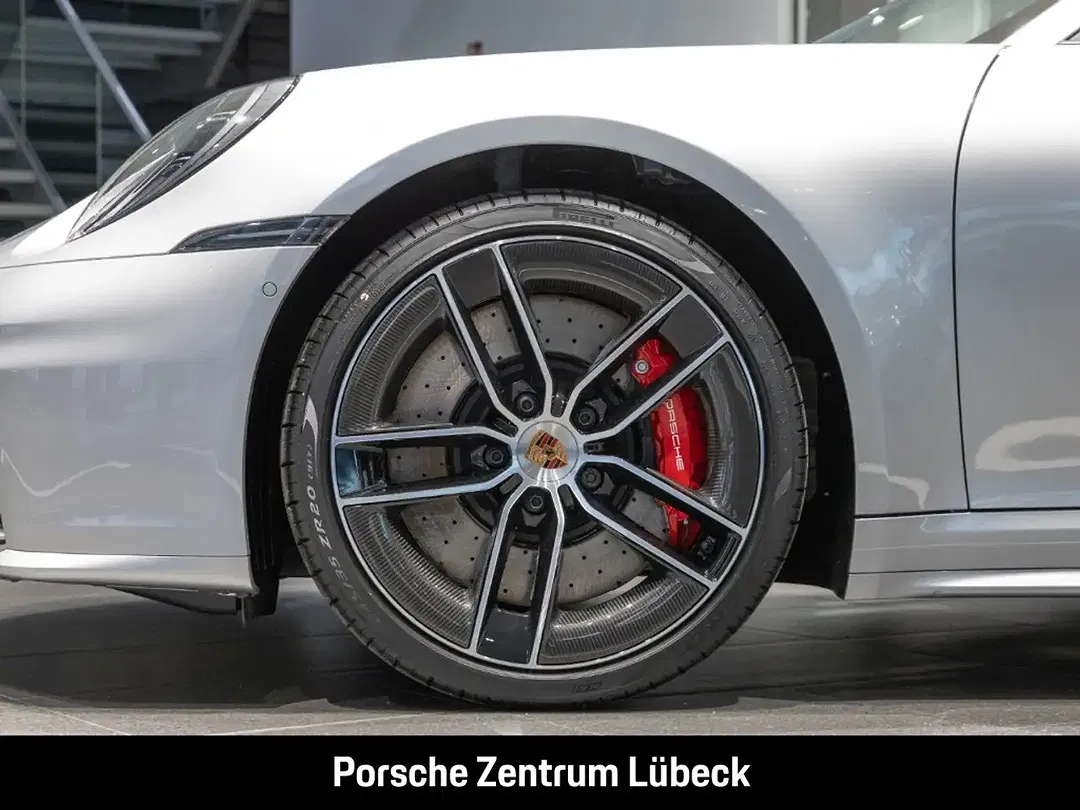 Porsche 992 - Thumbnail 9