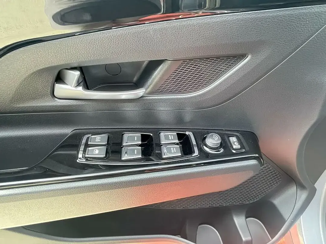 KGM Korando - Thumbnail 8