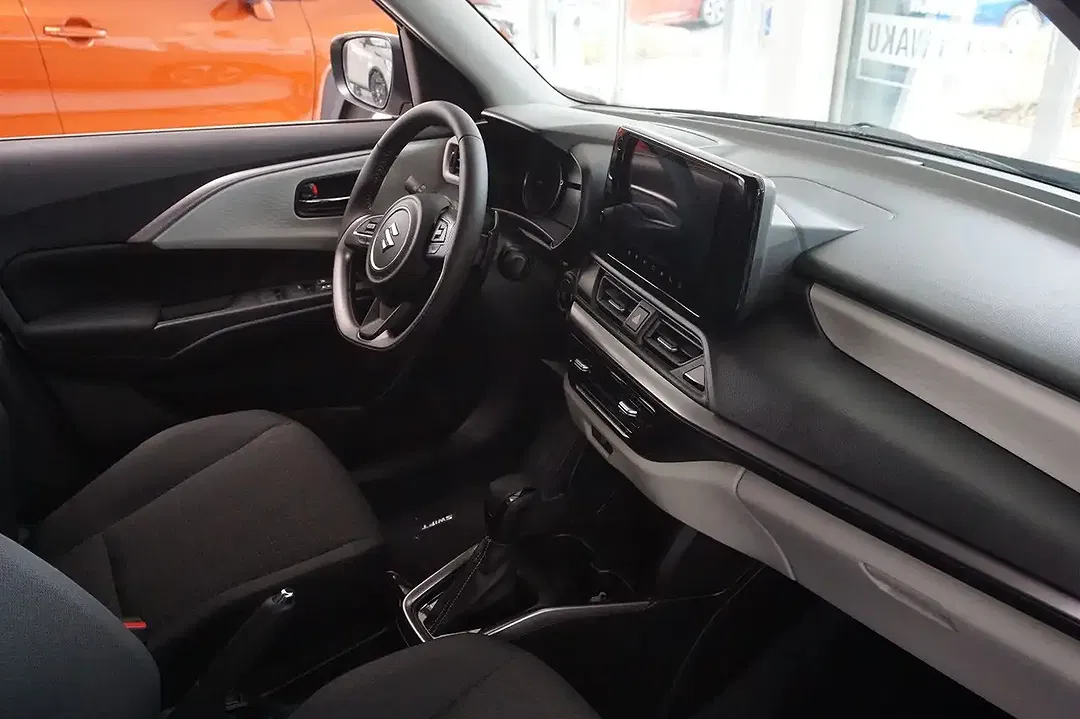 Suzuki Swift - Thumbnail 10