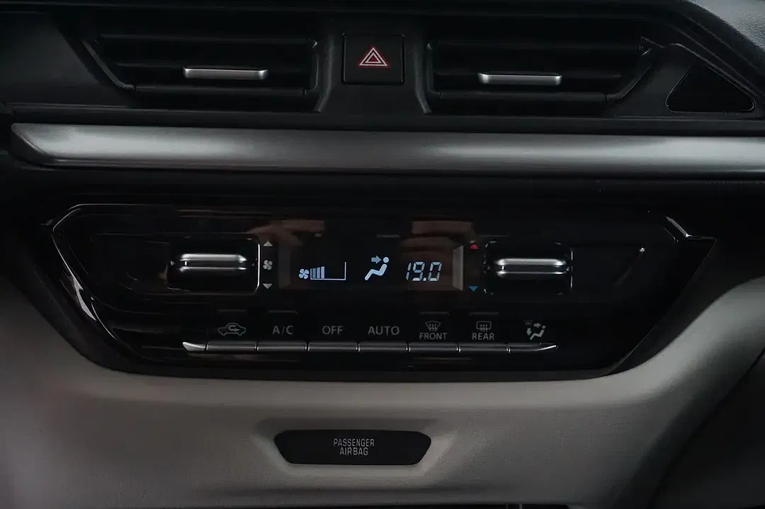 Suzuki Swift - Thumbnail 11