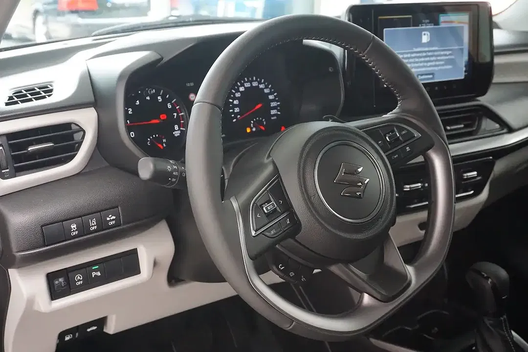Suzuki Swift - Thumbnail 7