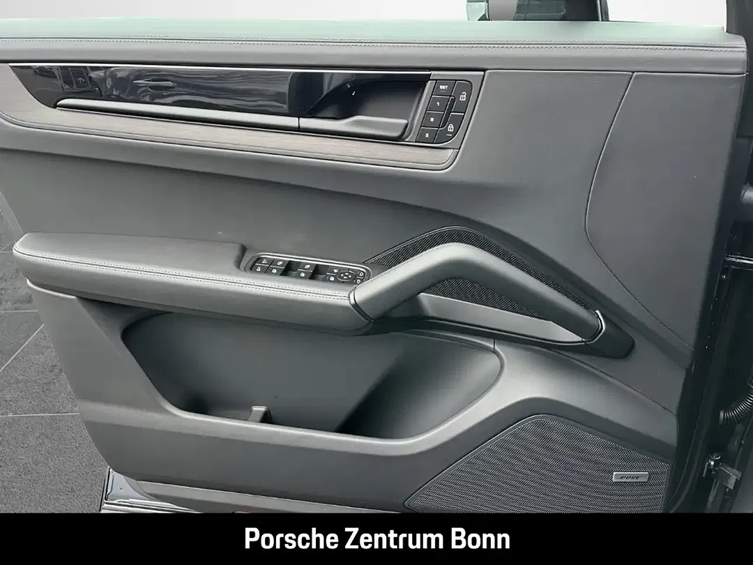 Porsche Cayenne - Thumbnail 12