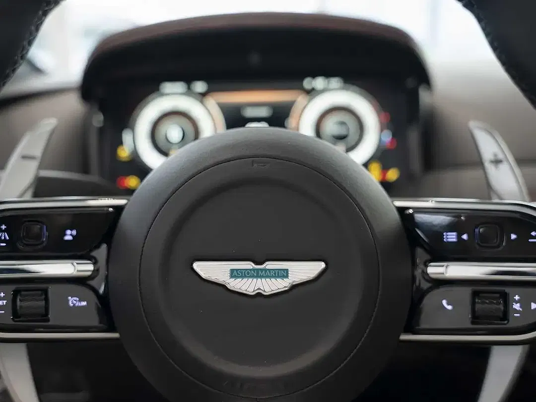 Aston Martin DB12 - Thumbnail 11