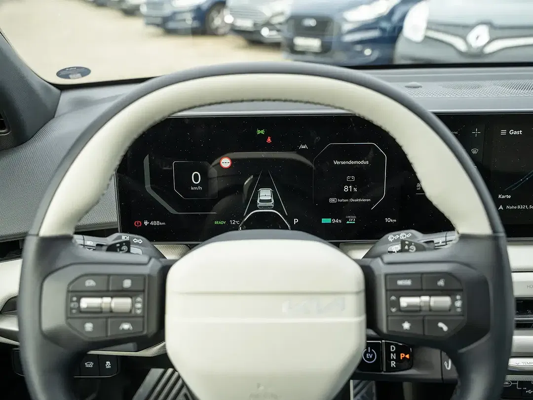 Kia EV4 - Thumbnail 15