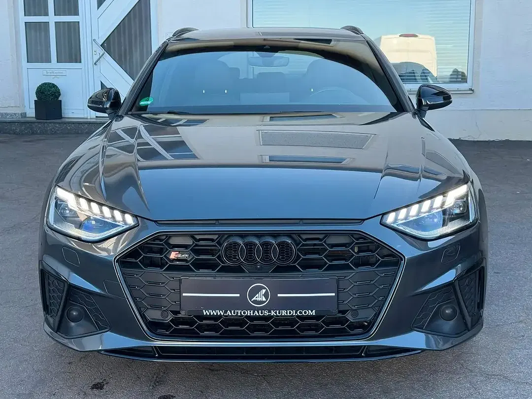 Audi S4 - Thumbnail 4