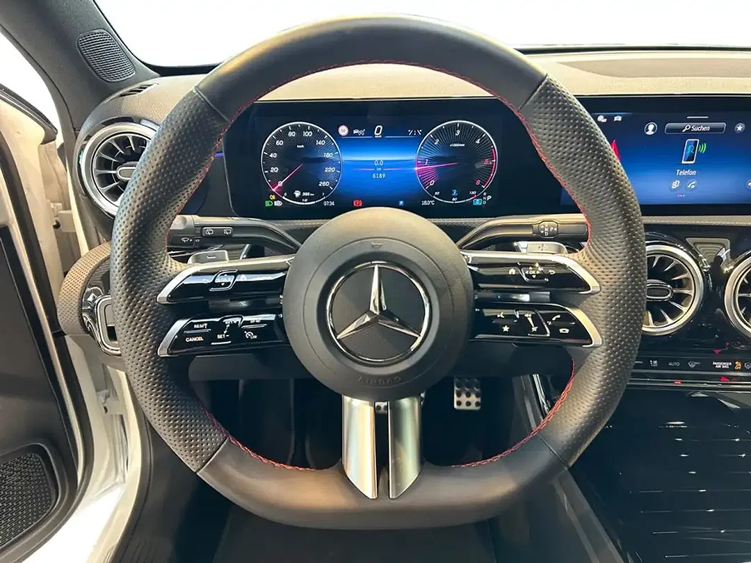 Mercedes-Benz A 200 - Thumbnail 10