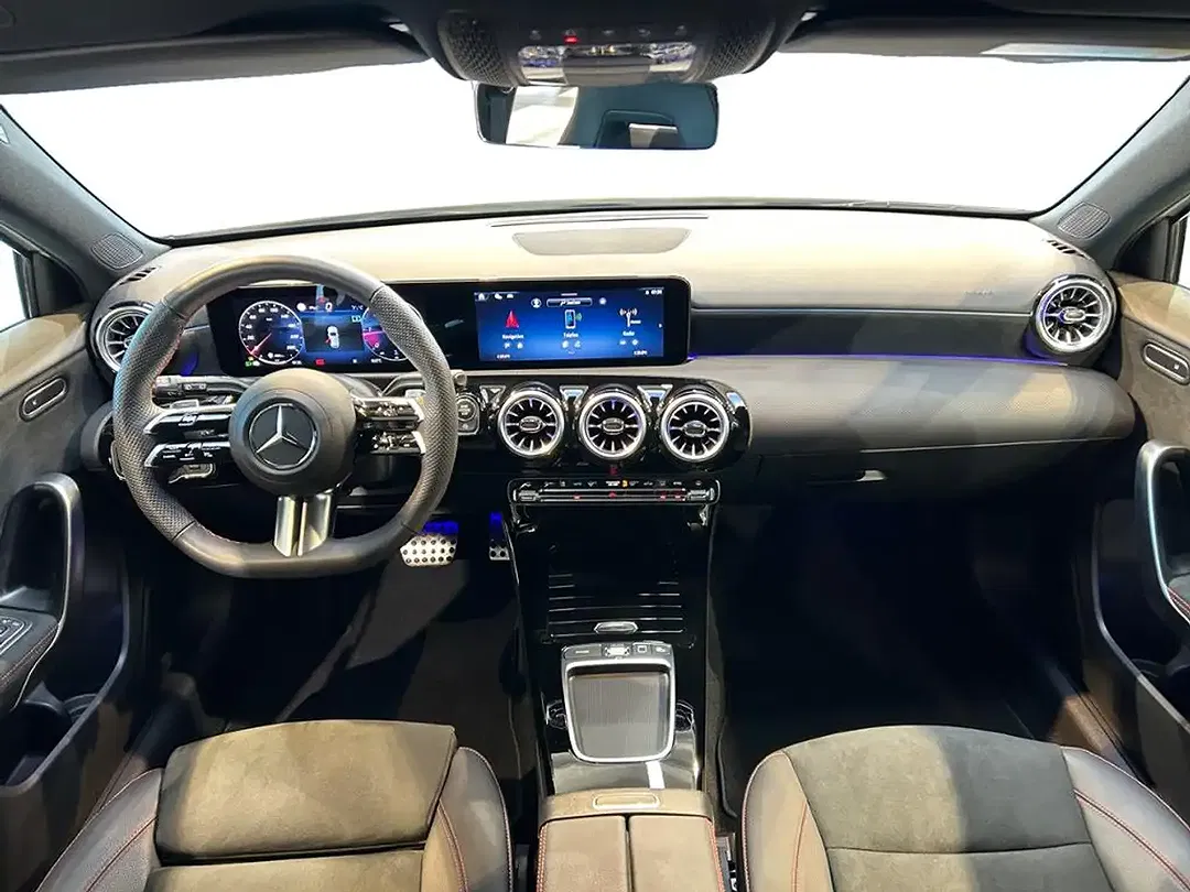 Mercedes-Benz A 200 - Thumbnail 14