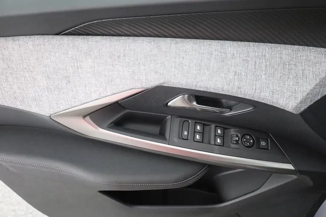 Peugeot 5008 - Thumbnail 22