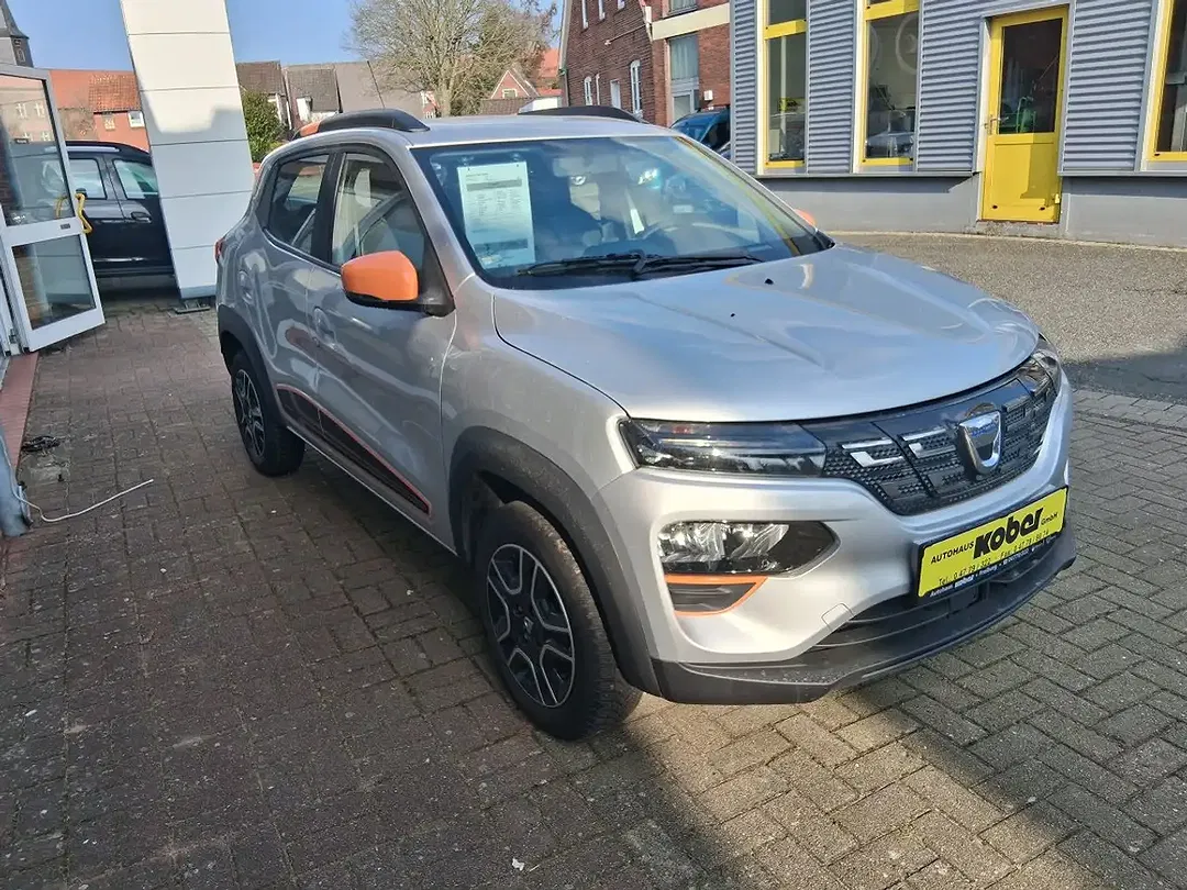 Dacia Spring - Thumbnail 3