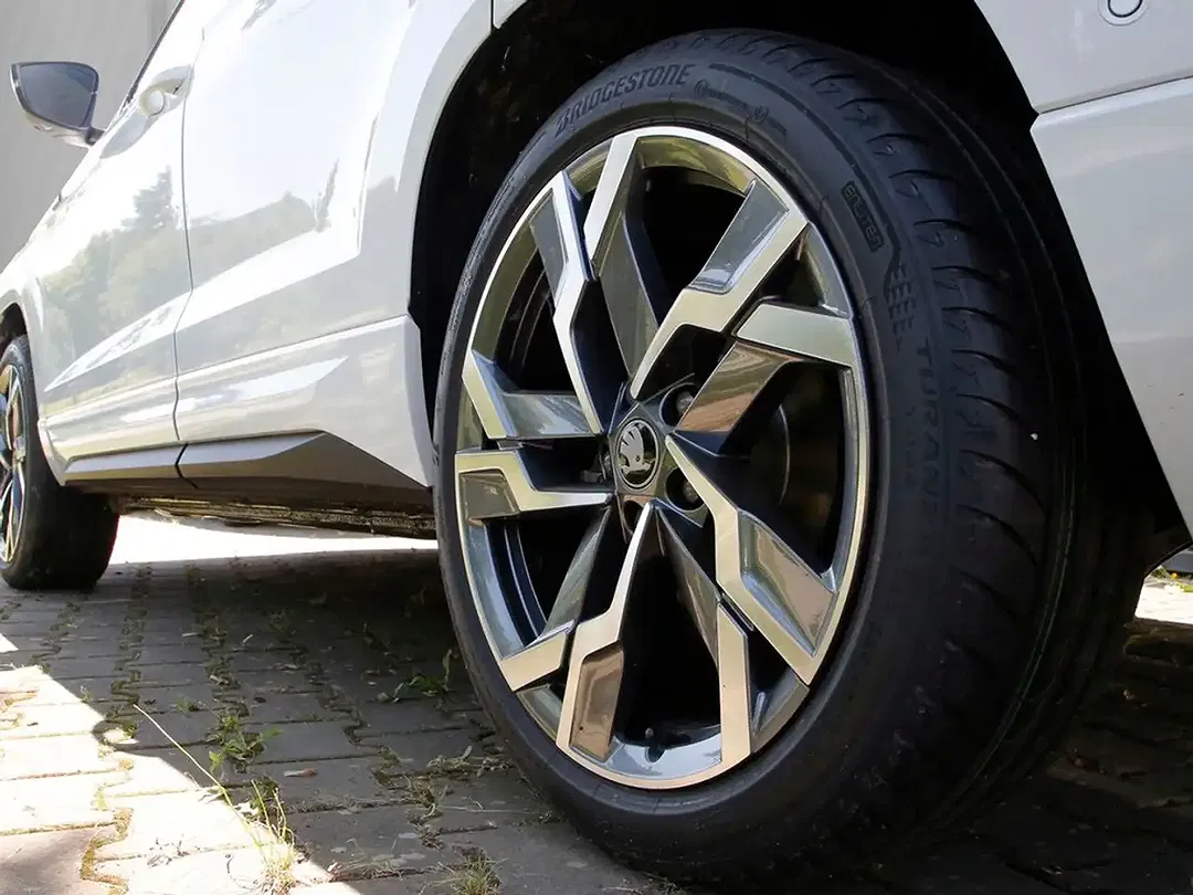 Skoda Karoq - Thumbnail 5