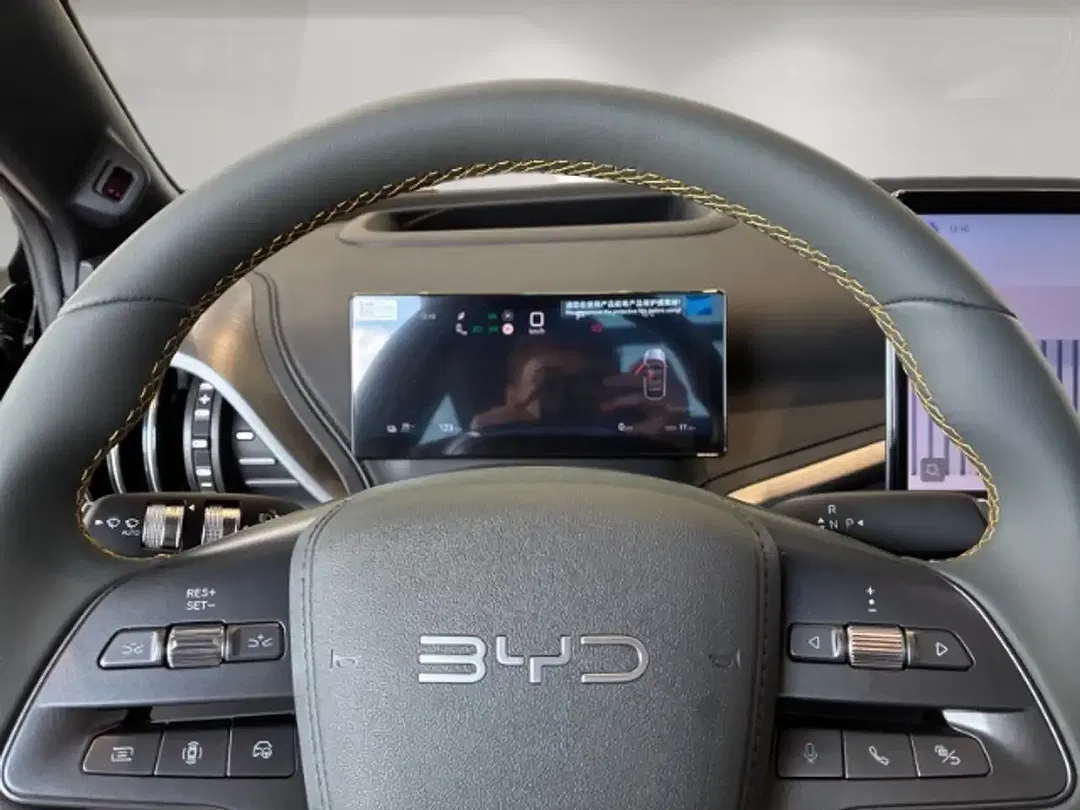 BYD Atto 3 - Thumbnail 8