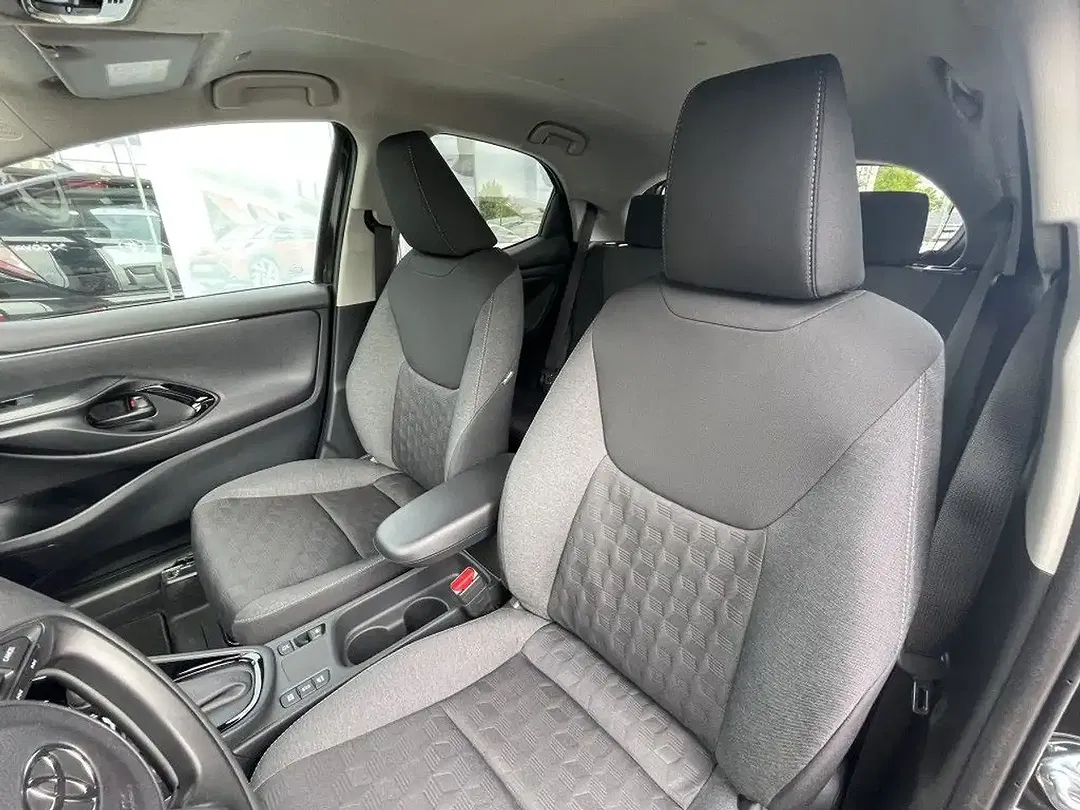 Toyota Yaris - Thumbnail 10