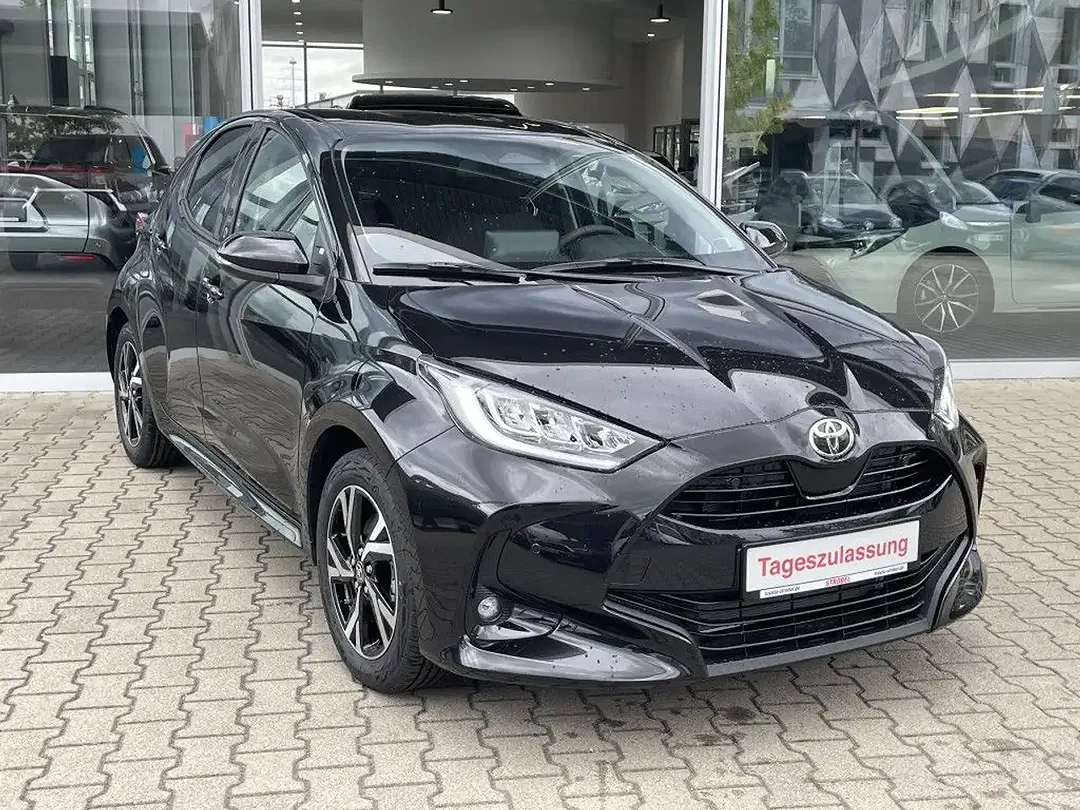 Toyota Yaris - Thumbnail 2