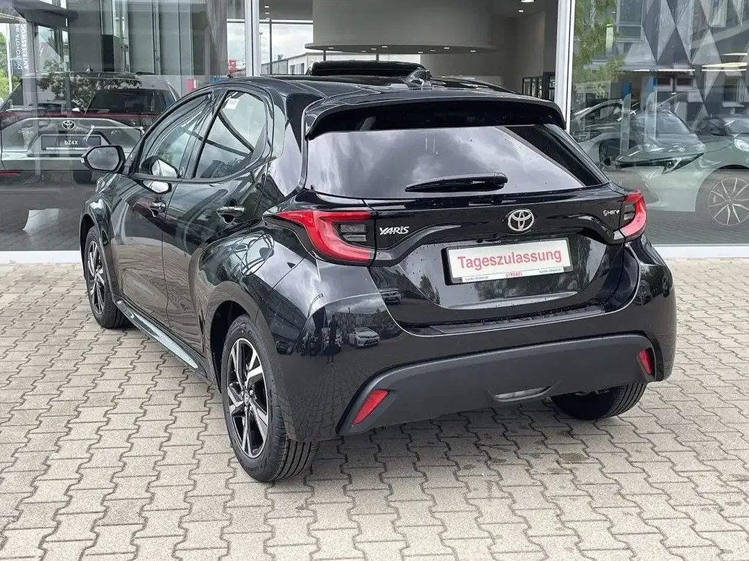 Toyota Yaris - Thumbnail 5