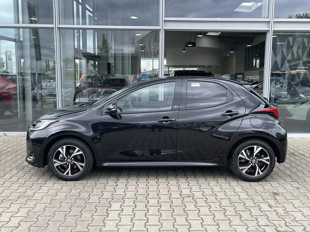 Toyota Yaris - Thumbnail 6