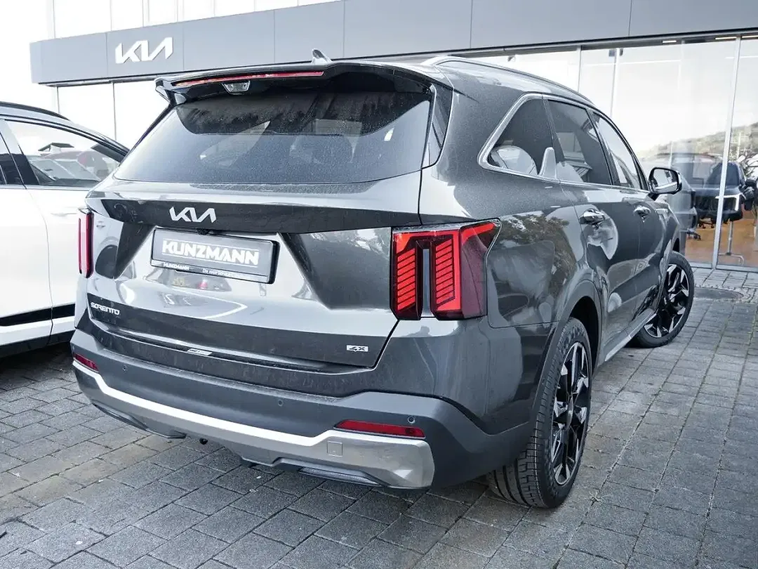 Kia Sorento - Thumbnail 3