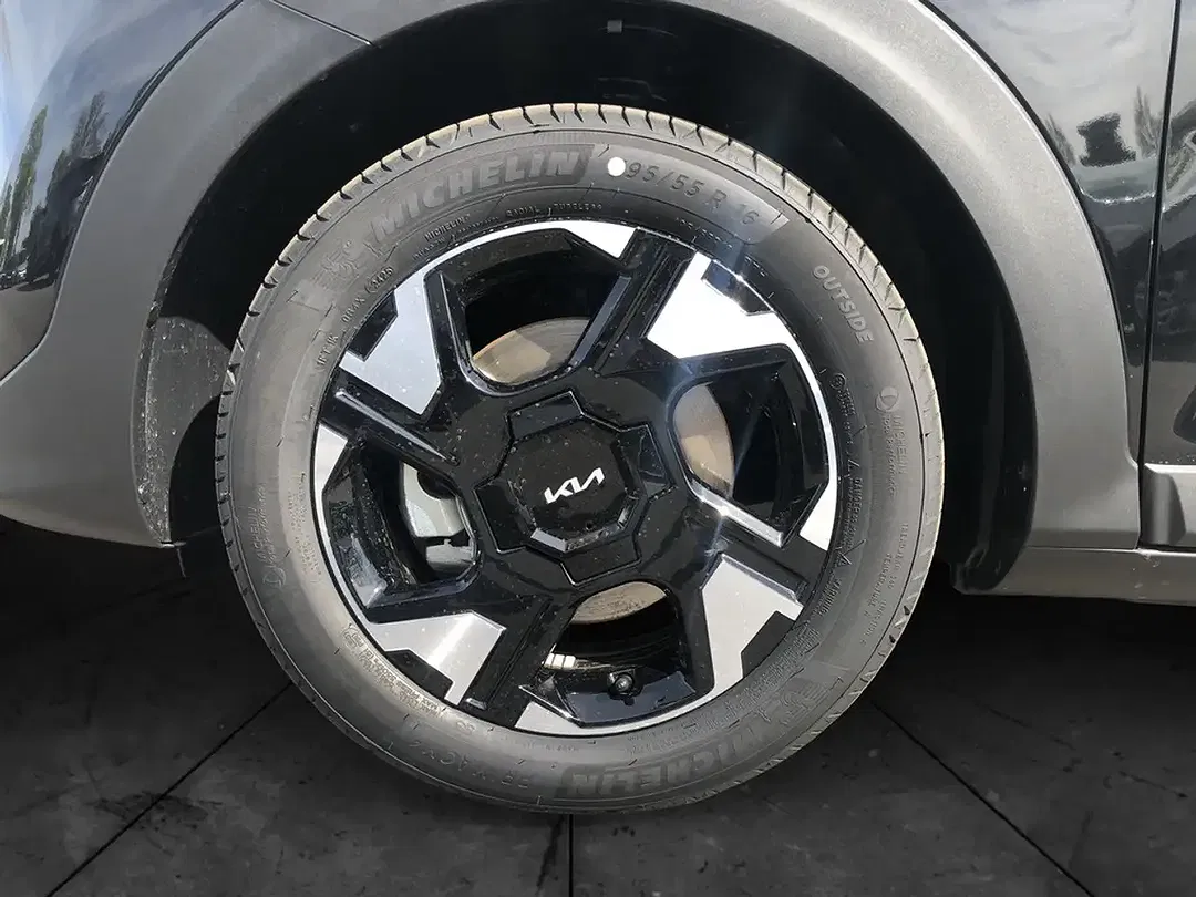Kia Stonic - Thumbnail 5