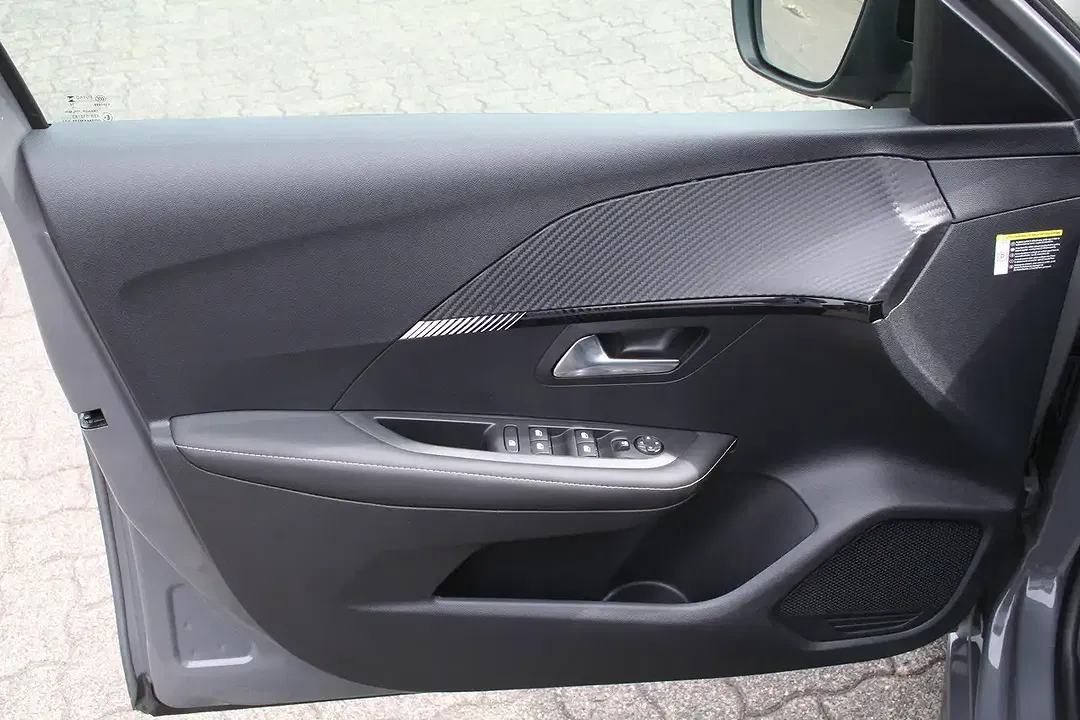 Peugeot 208 - Thumbnail 13