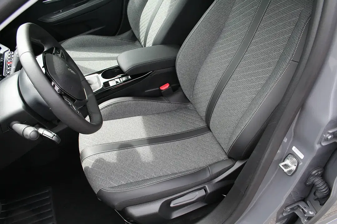 Peugeot 208 - Thumbnail 14