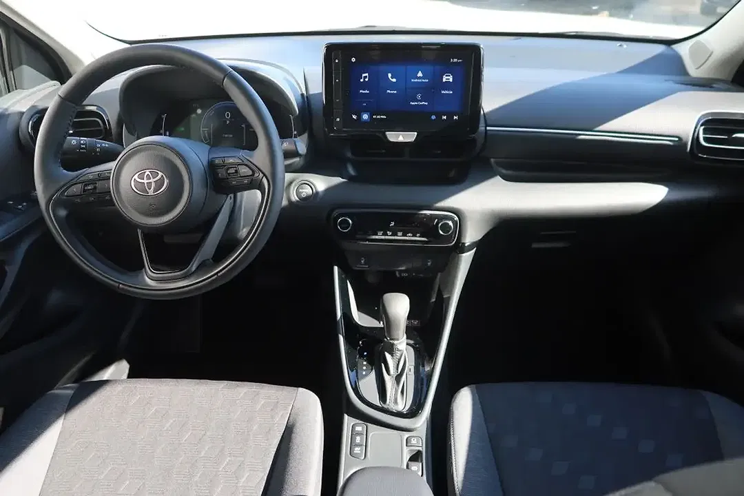 Toyota Yaris - Thumbnail 10