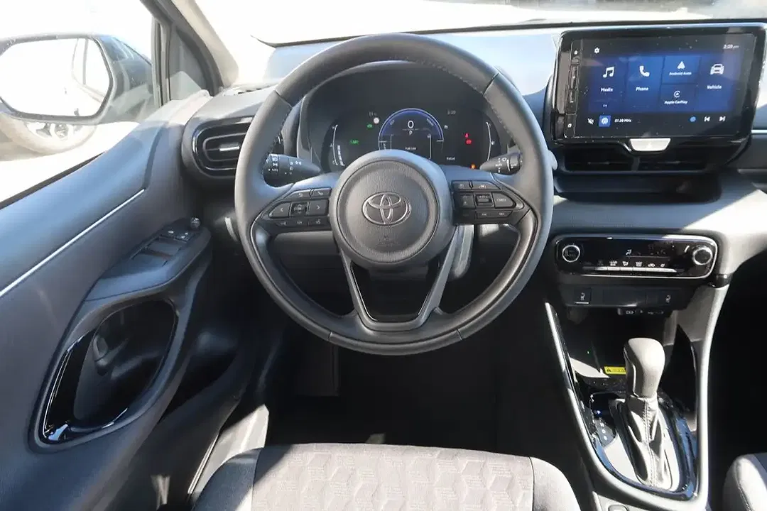 Toyota Yaris - Thumbnail 11
