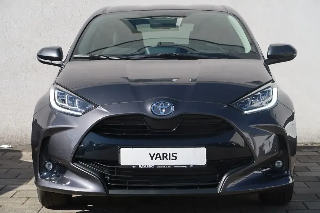 Toyota Yaris - Thumbnail 8