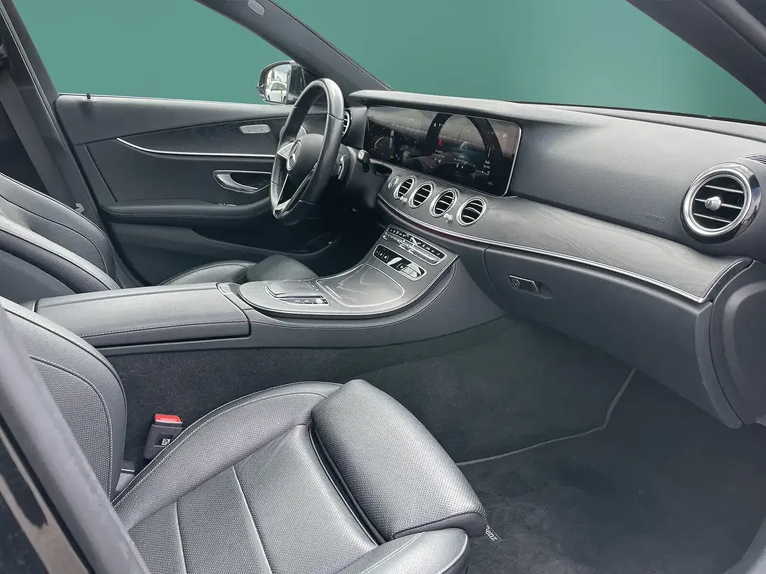 Mercedes-Benz E 300 - Thumbnail 12