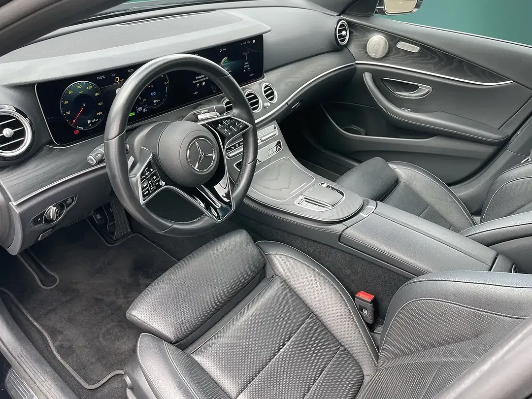 Mercedes-Benz E 300 - Thumbnail 9
