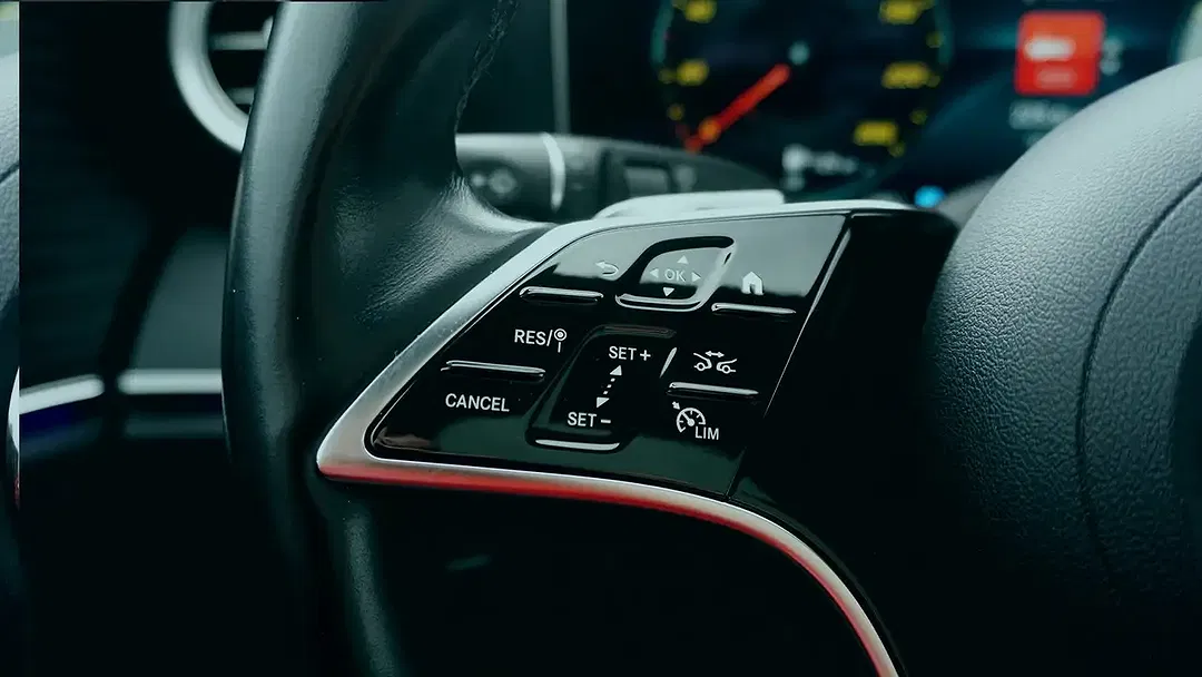 Mercedes-Benz E 300 - Thumbnail 12
