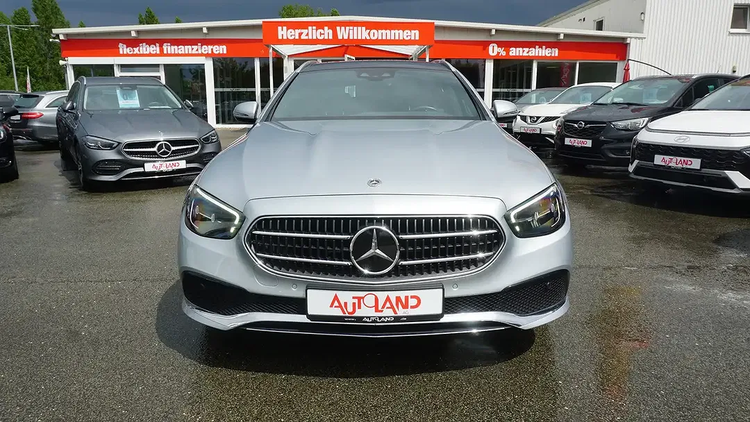 Mercedes-Benz E 300 - Thumbnail 8