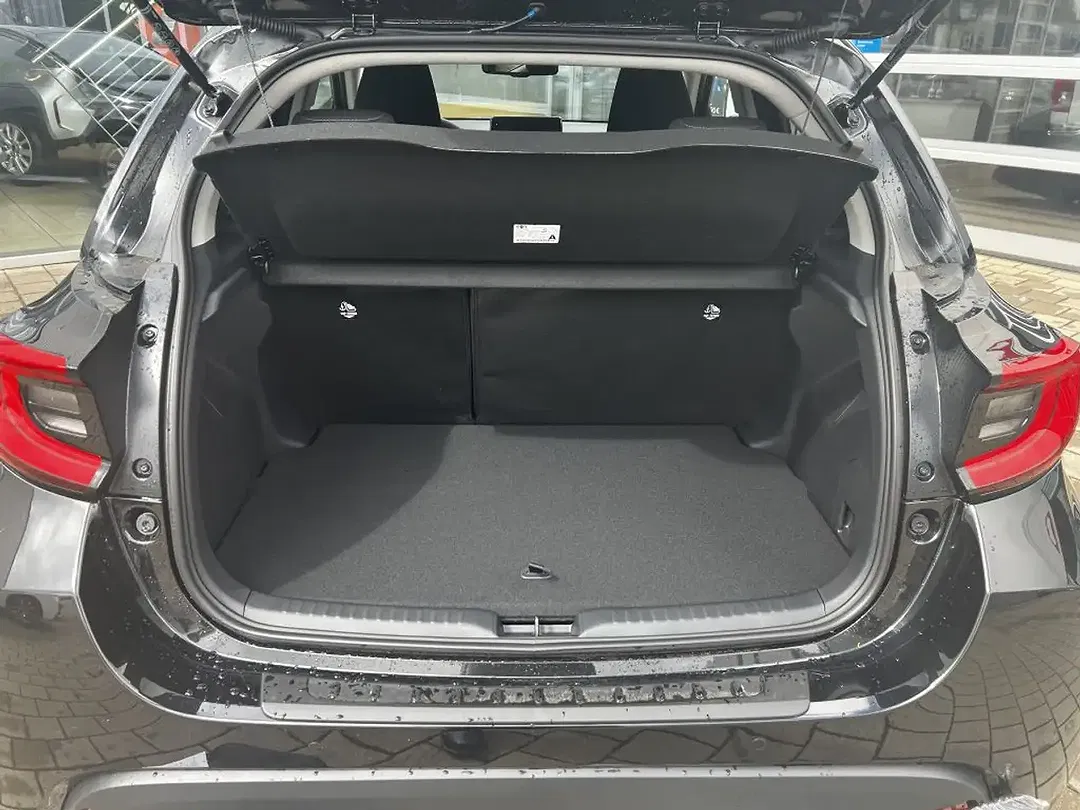Toyota Yaris - Thumbnail 11