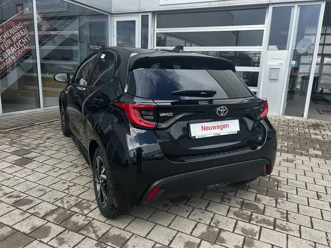 Toyota Yaris - Thumbnail 4