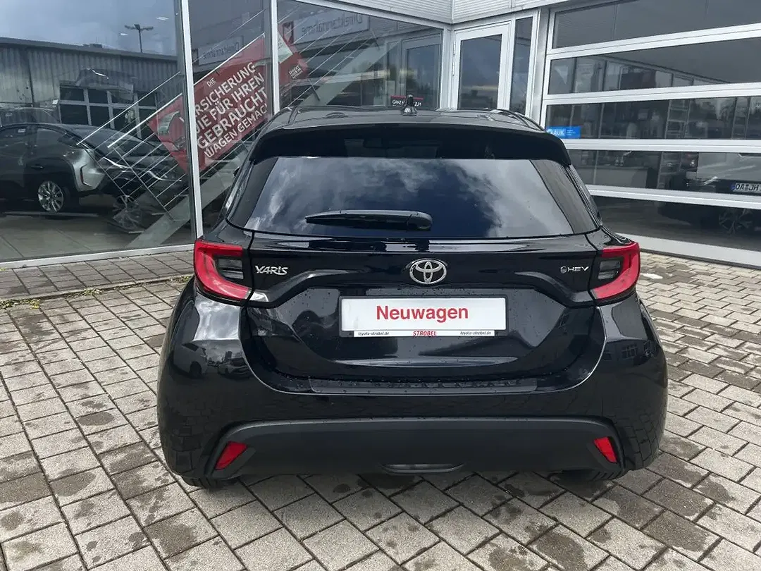 Toyota Yaris - Thumbnail 5