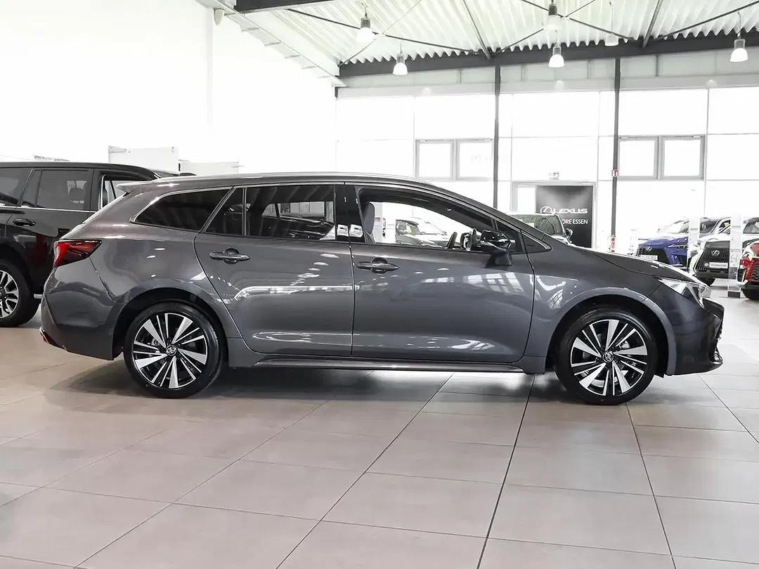 Toyota Corolla - Thumbnail 3