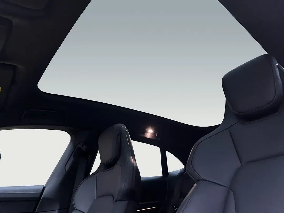 Porsche Taycan - Thumbnail 12