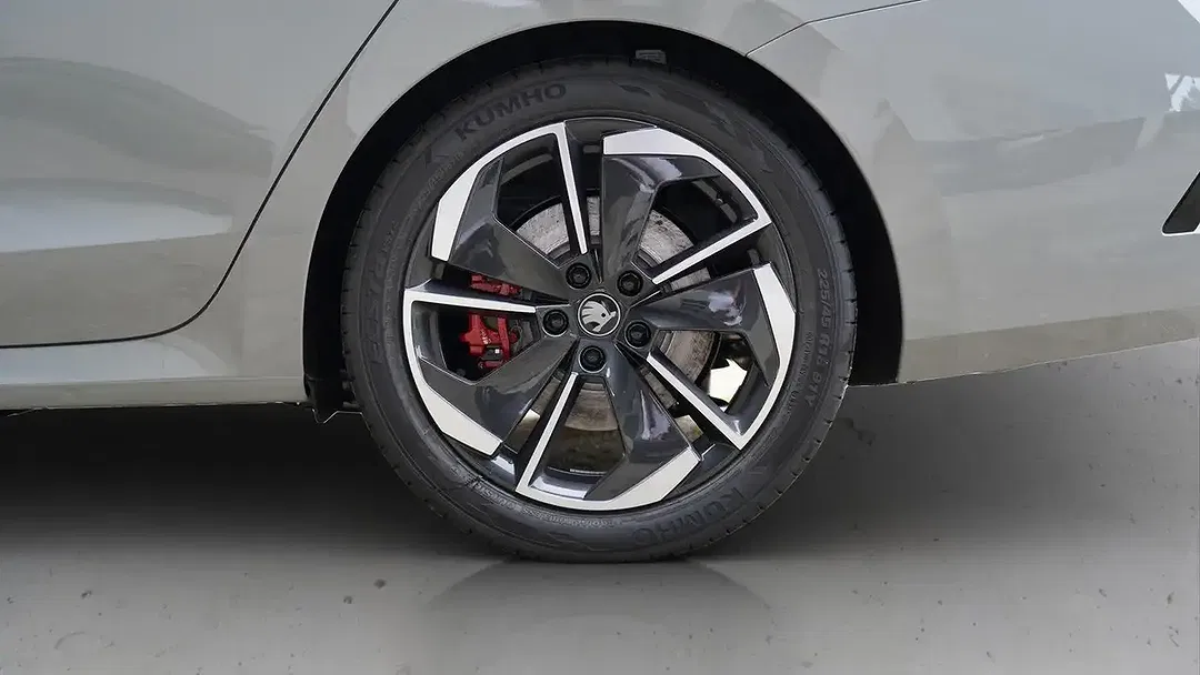 Skoda Octavia - Thumbnail 5