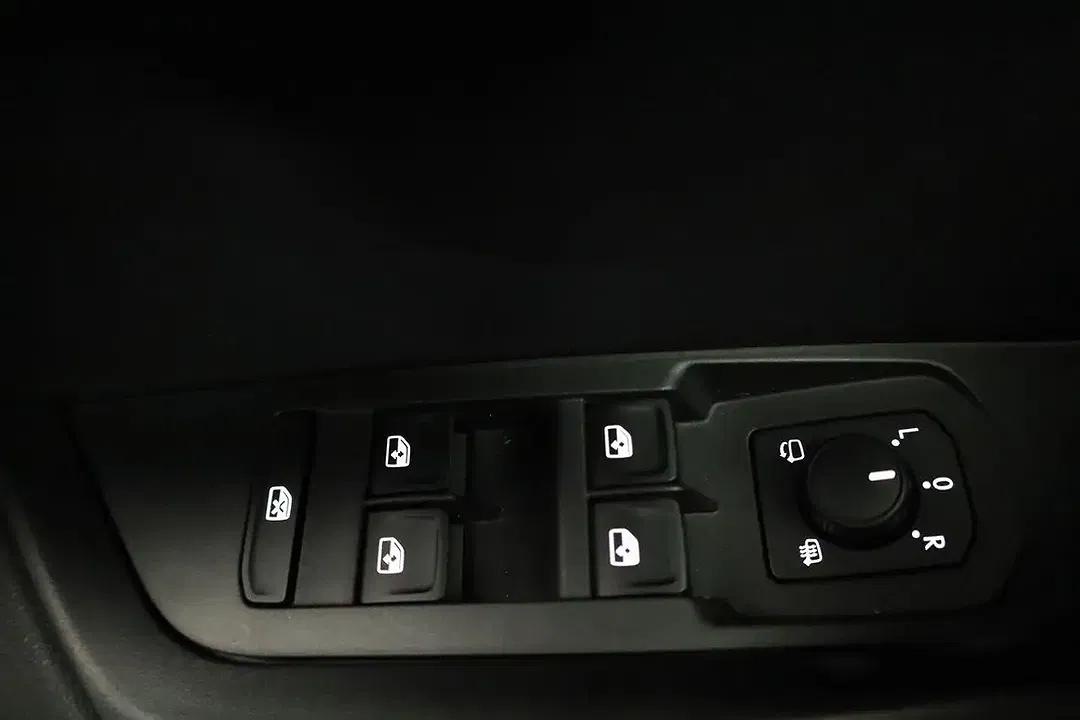 Skoda Karoq - Thumbnail 8