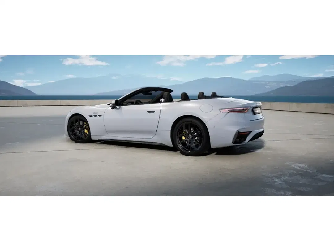 Maserati GranCabrio - Thumbnail 3