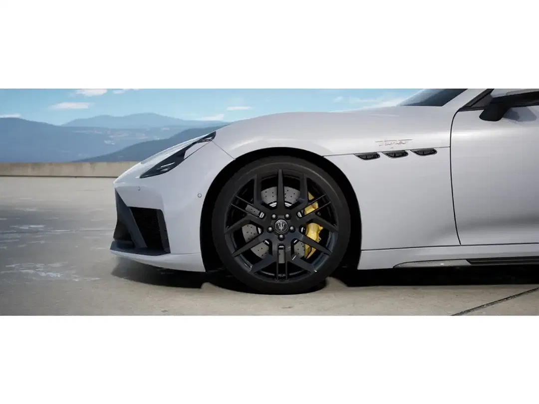 Maserati GranCabrio - Thumbnail 4