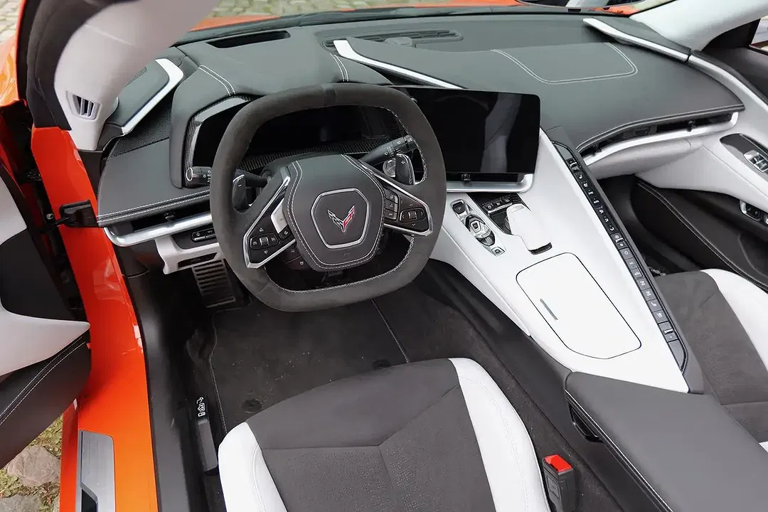 Corvette Stingray - Thumbnail 6
