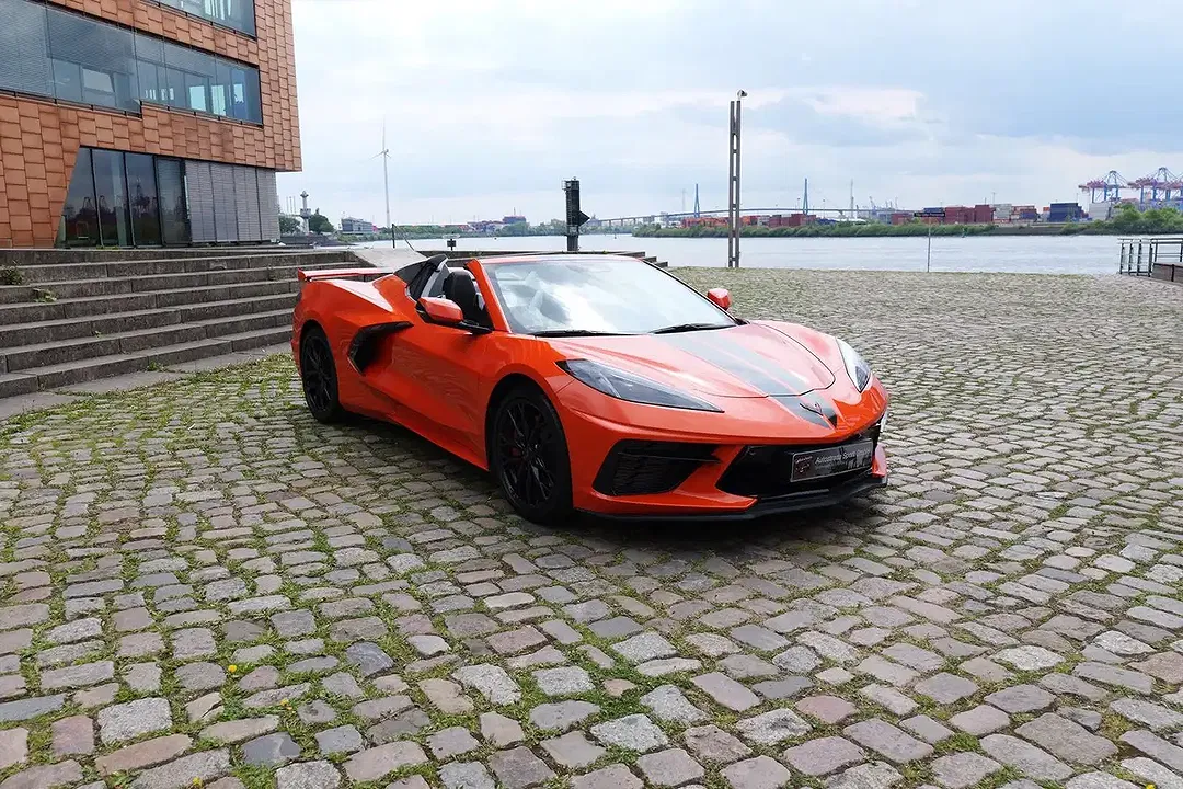 Corvette Stingray - Thumbnail 2