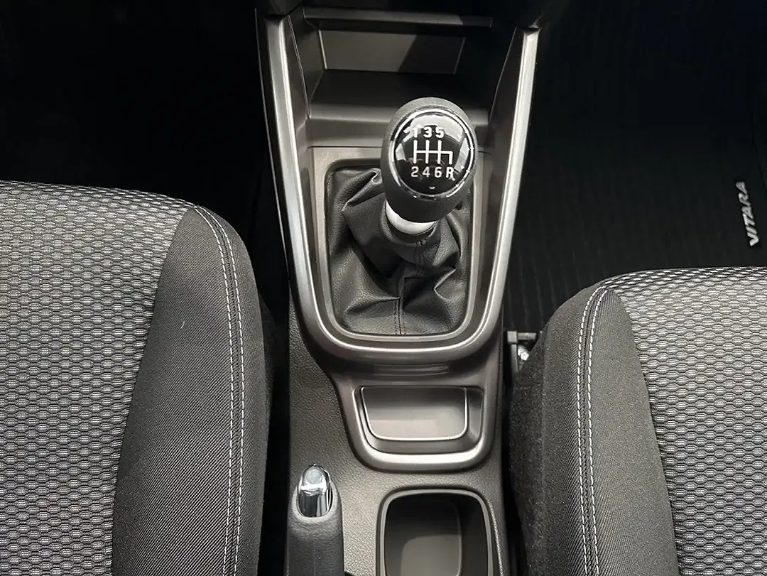 Suzuki Vitara - Thumbnail 14