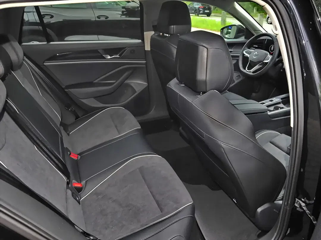 Volkswagen Passat Variant - Thumbnail 10