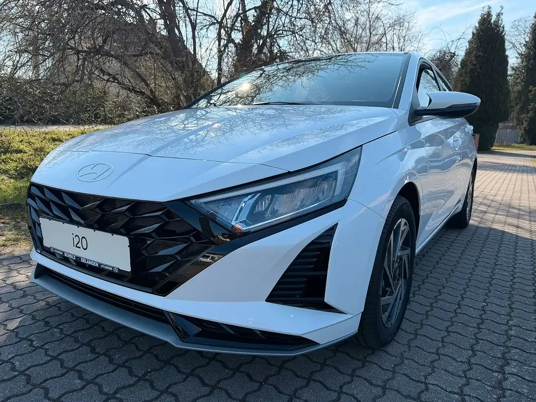 Hyundai i20 - Thumbnail 3