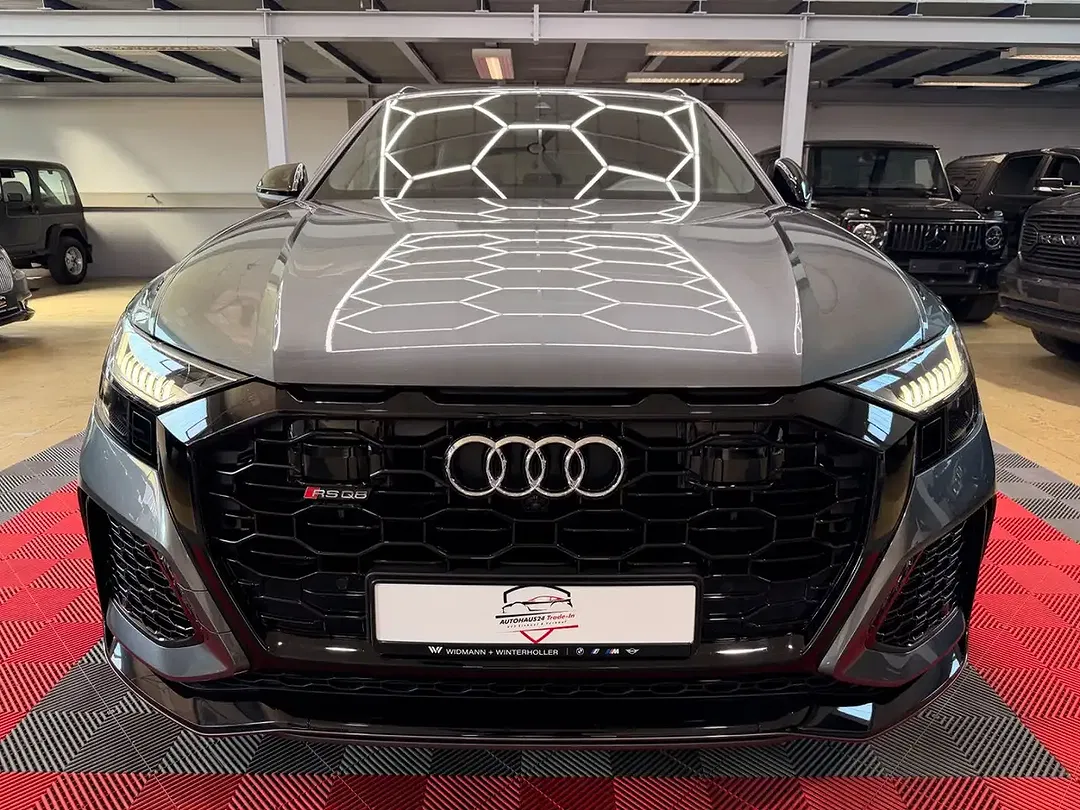 Audi RS Q8 - Thumbnail 2
