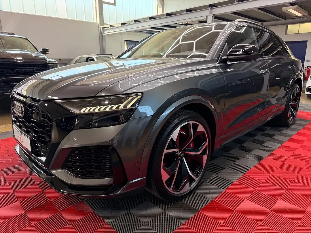 Audi RS Q8 - Thumbnail 4